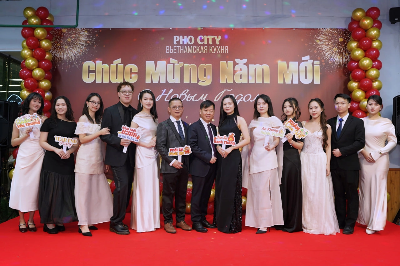 Незабываемые моменты на новогоднем корпоративе Pho City 2026 🎉